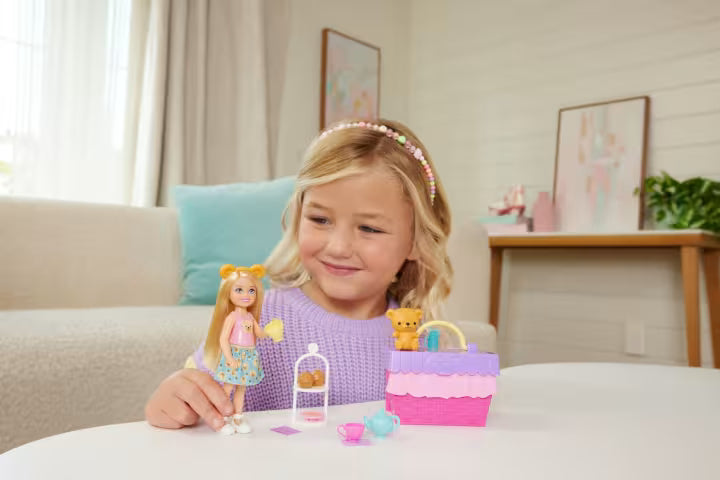 Barbie Chelsea Outdoor Tea Party Picnic