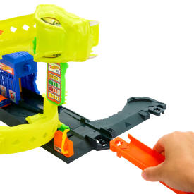 Hot Wheels Snake Gas Station