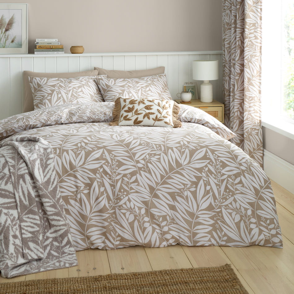 Catherine Lansfield Sorrel Leaf Reversible Duvet Cover Set with Pillowcase/s
