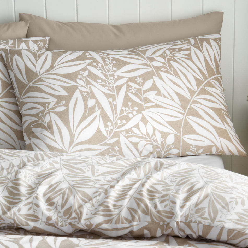 Catherine Lansfield Sorrel Leaf Reversible Duvet Cover Set with Pillowcase/s