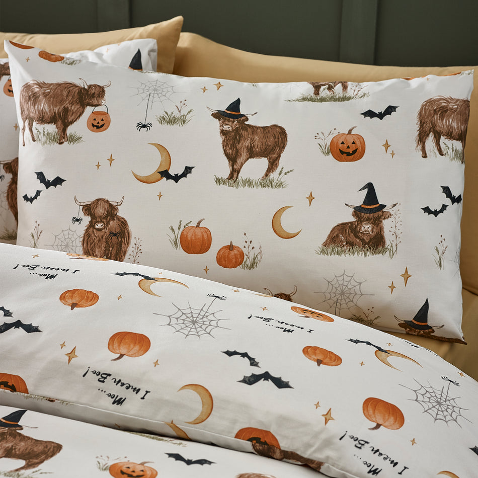 Catherine Lansfield Halloween Highland Cow Reversable Duvet Set