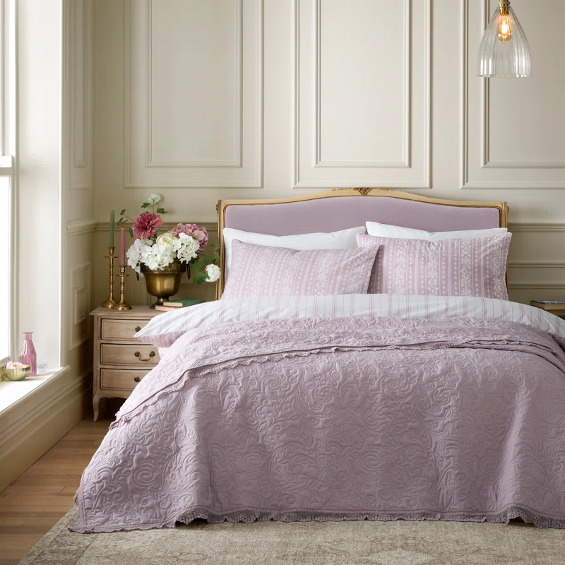 Silhouette Lace Bedspread Pink